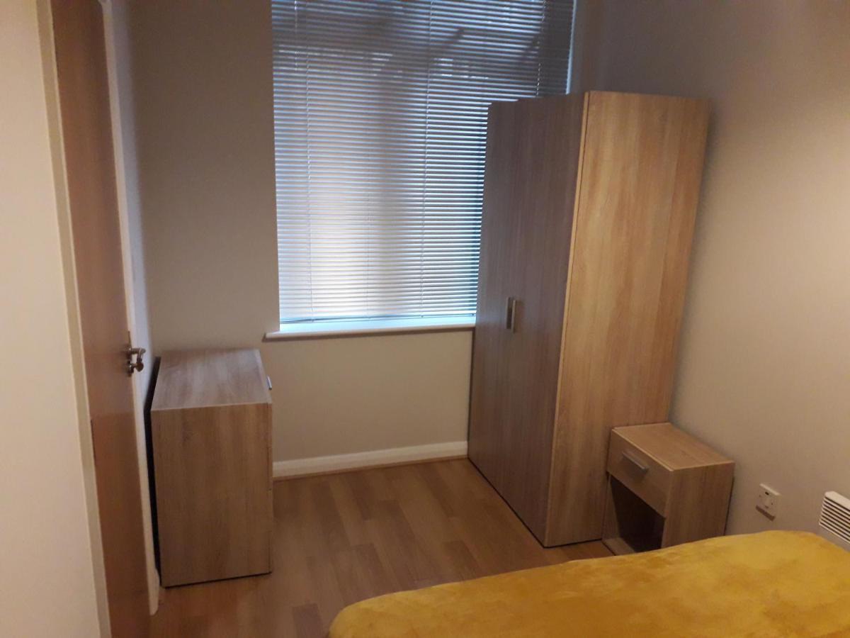Luxury And Stylish 2 Bedroom Apartment With En-Suite Luton  Buitenkant foto